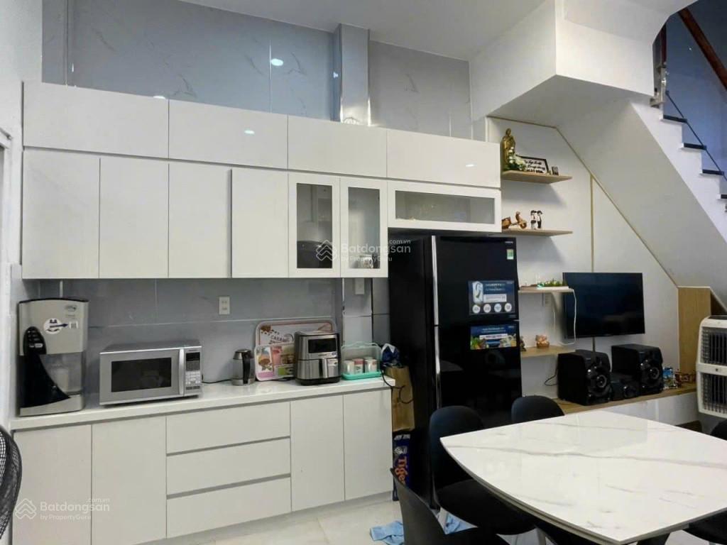 Cần tiền bán gấp nhà phạm thế hiển gần ubnd, shr, hẻm xe hơi nở hậu, diện tích lớn giá chỉ 1.5 tỷ