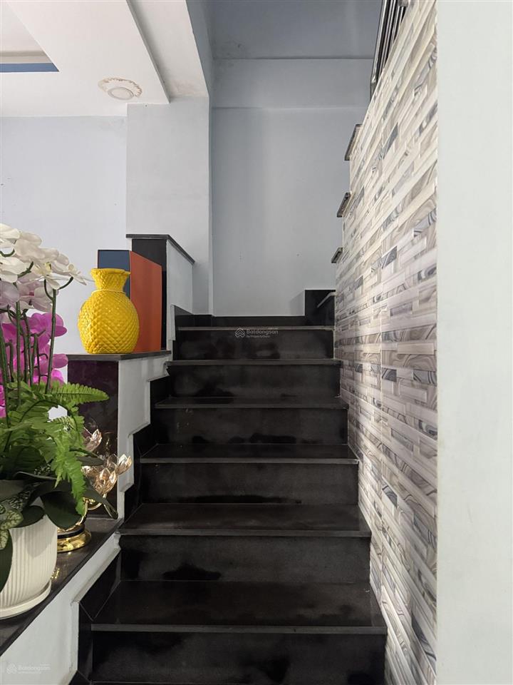 Có việc về quê cần bán nhà để làm vốn ở thủ đức hẻm xe hơi, shr, giá siêu hạt dẻ mặt tiền 8m