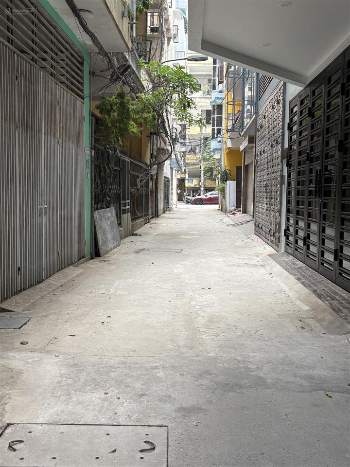 Nhà hoàng quốc việtcầu giấyphân lô vípthoáng 2 mặt ngõ oto trong nhà