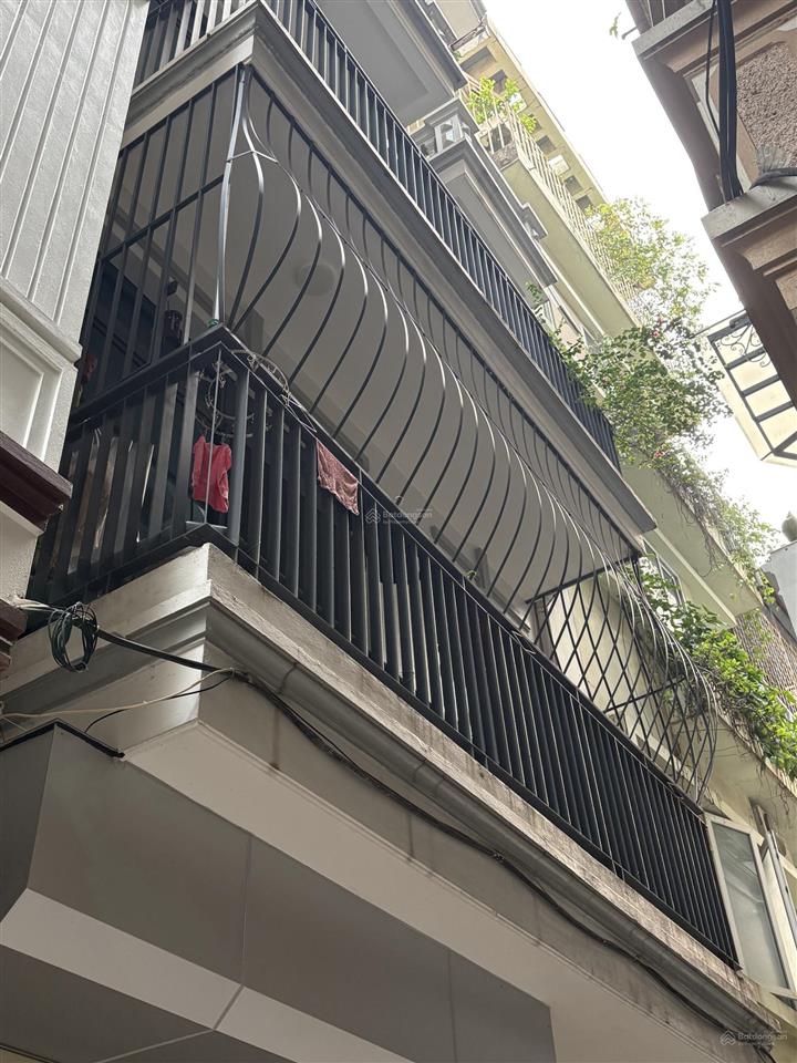 Nhà hoàng quốc việtcầu giấyphân lô vípthoáng 2 mặt ngõ oto trong nhà