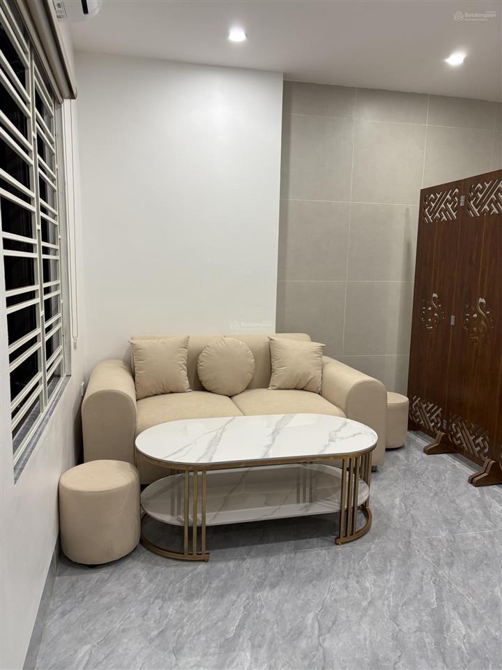 Cho thuê phòng 1n1k  free view hồ lộng gió ở xuân la, tây hồ dt 30m2