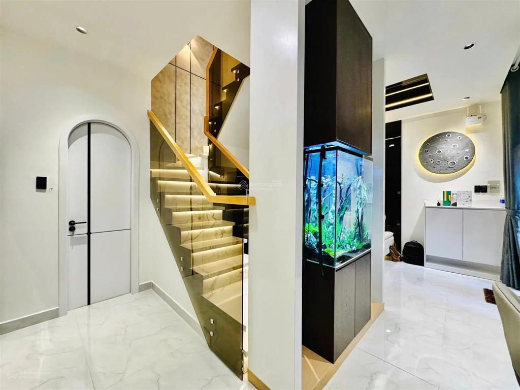 Hiện đại! nhà hxh ngang 6m đường thích quảng đức giá chỉ 7,55 tỷ tl