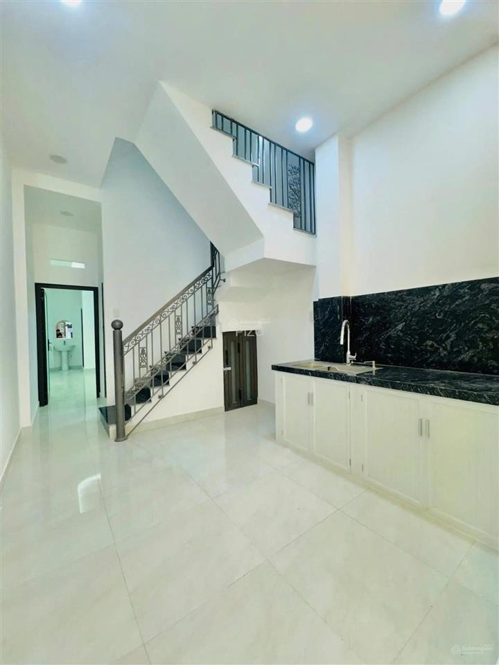 Bán nhanh nhà 53m2  2 tầng  chỉ 8,4 tỷ  hxh 6m  có phòng ngủ ở trệt  sổ vuông,pháp lý chuẩn