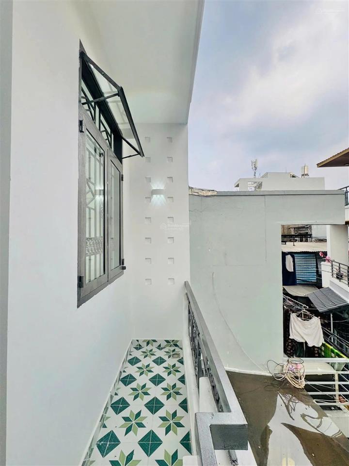 Bán nhanh nhà 53m2  2 tầng  chỉ 8,4 tỷ  hxh 6m  có phòng ngủ ở trệt  sổ vuông,pháp lý chuẩn