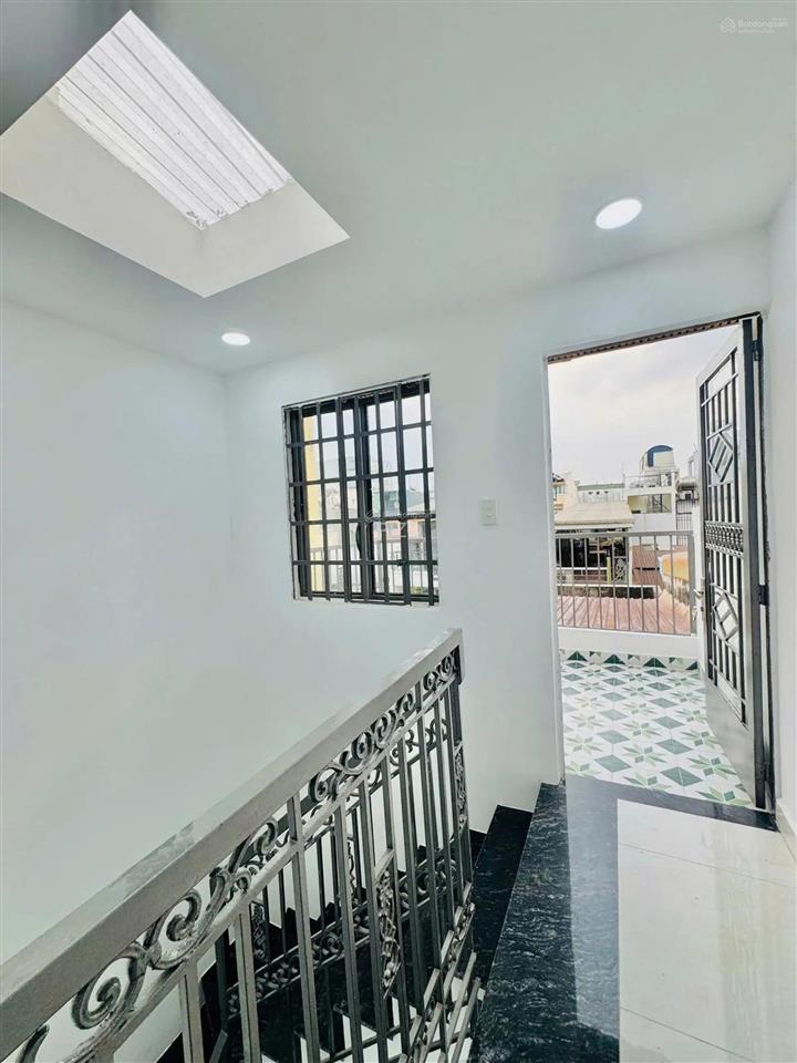 Bán nhanh nhà 53m2  2 tầng  chỉ 8,4 tỷ  hxh 6m  có phòng ngủ ở trệt  sổ vuông,pháp lý chuẩn