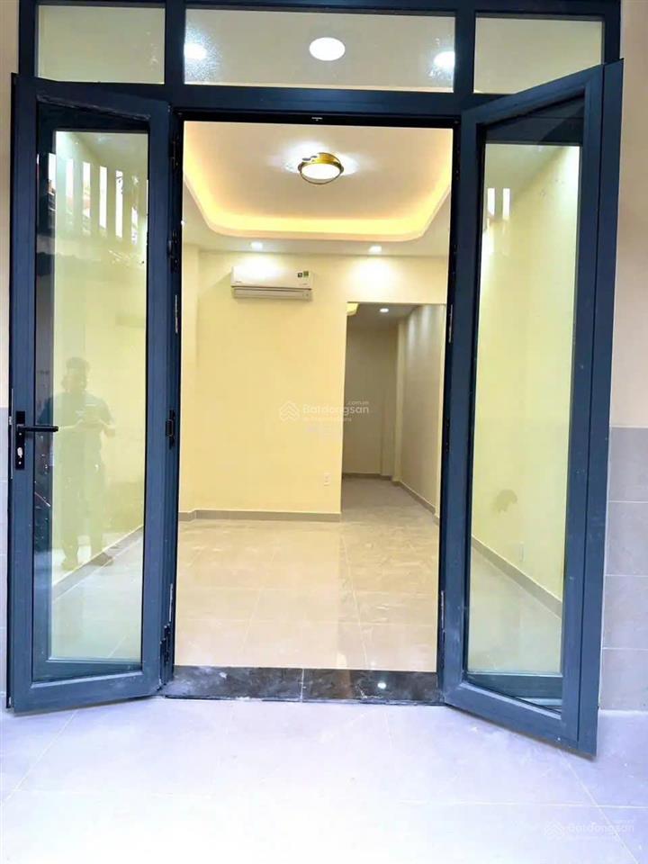 Bán nhanh! nhà nguyễn thượng hiền 32m2  chỉ 5 tỷ hơn  2 tầng  sổ sạch sẳn công chứng  thiện chí