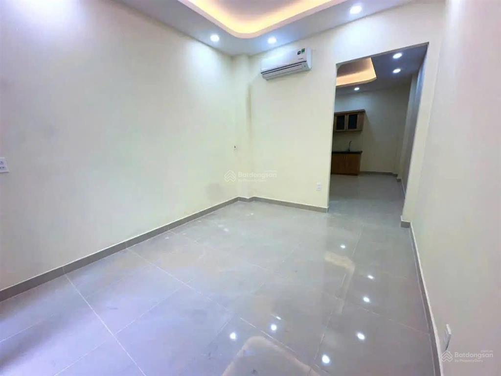 Bán nhanh! nhà nguyễn thượng hiền 32m2  chỉ 5 tỷ hơn  2 tầng  sổ sạch sẳn công chứng  thiện chí