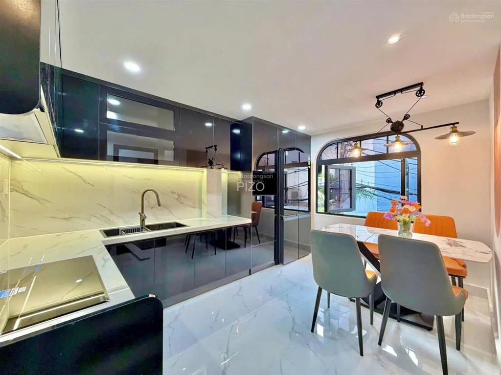 Siêu phẩm! nhà hxh 6m thích quảng đức ngang 5,85m  3 tầng  tổng dts 120m2  giá chỉ 8,6 tỷ!