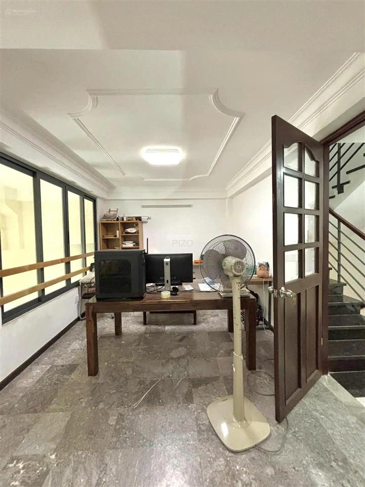 Biệt thự phố đoàn thị điểm p1 phú nhuận, ngang khủng 7m đúc lửng 3 tầng, cn 65m2. giá 16.8 tỷ
