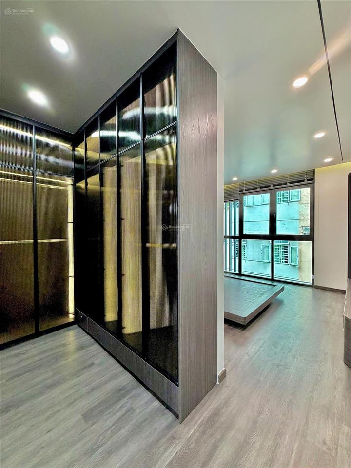 Super vip! nhà mới đúc 5 tầng  51m2  có thang máy nguyễn thượng hiền p6 bình thạnh, hxh. 13.6 tỷ