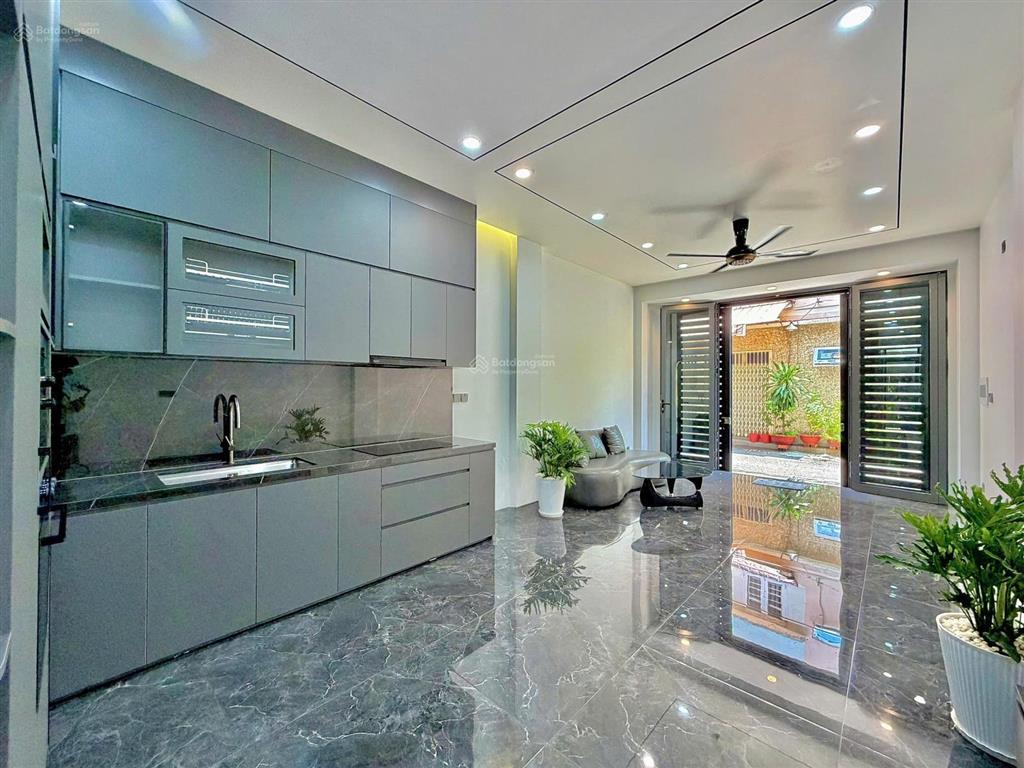 Super vip! nhà mới đúc 5 tầng  51m2  có thang máy nguyễn thượng hiền p6 bình thạnh, hxh. 13.6 tỷ