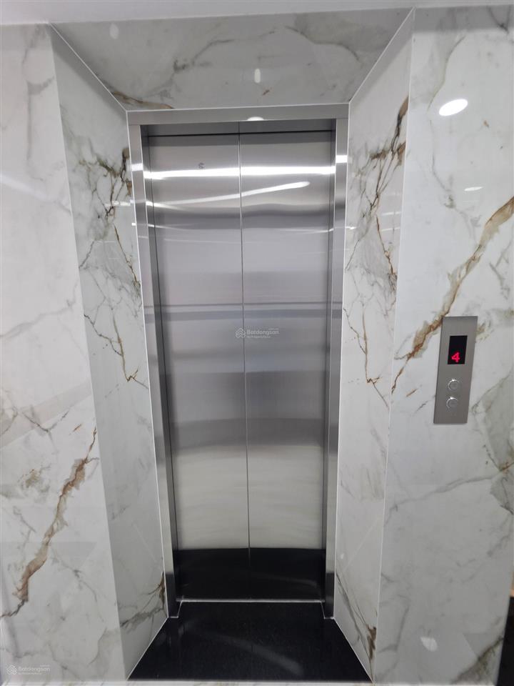Cực hiếm phú nhuận! nhà mới có thang máy nguyễn đình chính, hẻm xe hơi đậu cửa, 5pn. 10,5 tỷ