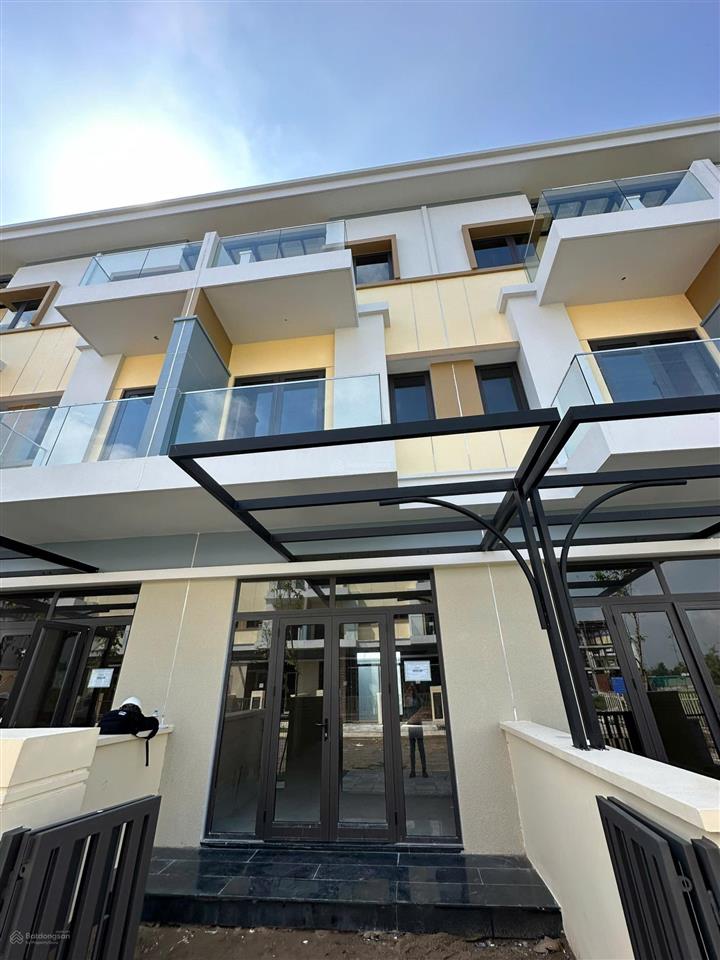 Bán biệt thự iris residence, 2,85 tỷ, 76m2 sàn, tổng 252,59 m2 tại cần giuộc, long an
