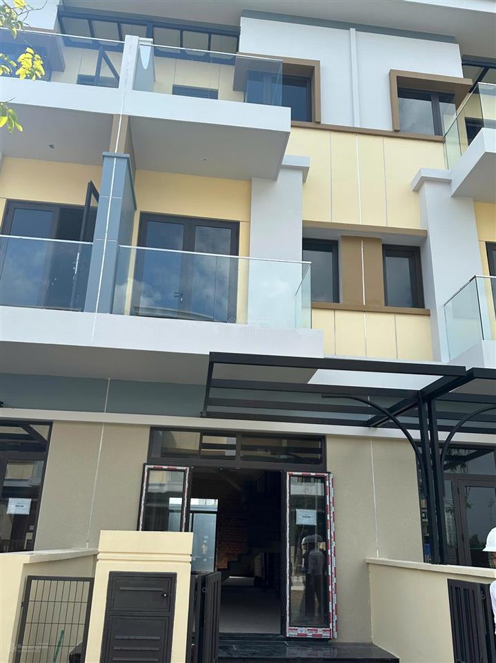 Bán biệt thự iris residence, 2,85 tỷ, 76m2 sàn, tổng 252,59 m2 tại cần giuộc, long an