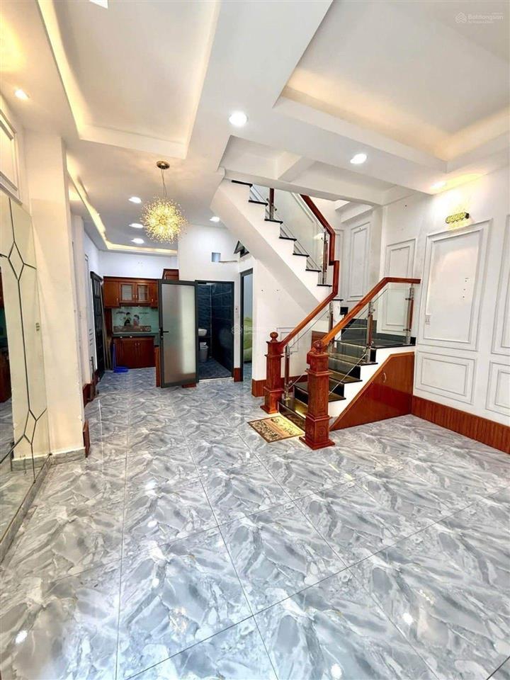 Nhà mới 2 tầng về ở liền đường bình đông  3pn  dt ngang lớn 5m  sát mt đường  giá 4.58 tỷ