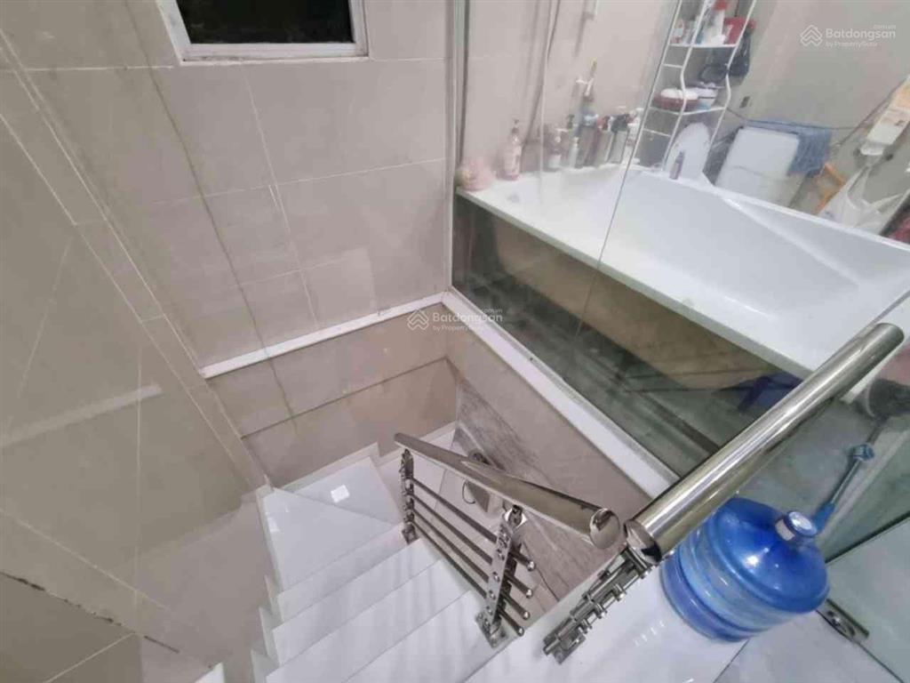 Bán nhà 2 tầng sát mặt tiền phạm thế hiển quận 8  dt 37m2  hẻm xe hơi đỗ cửa  giá 4.2 tỷ