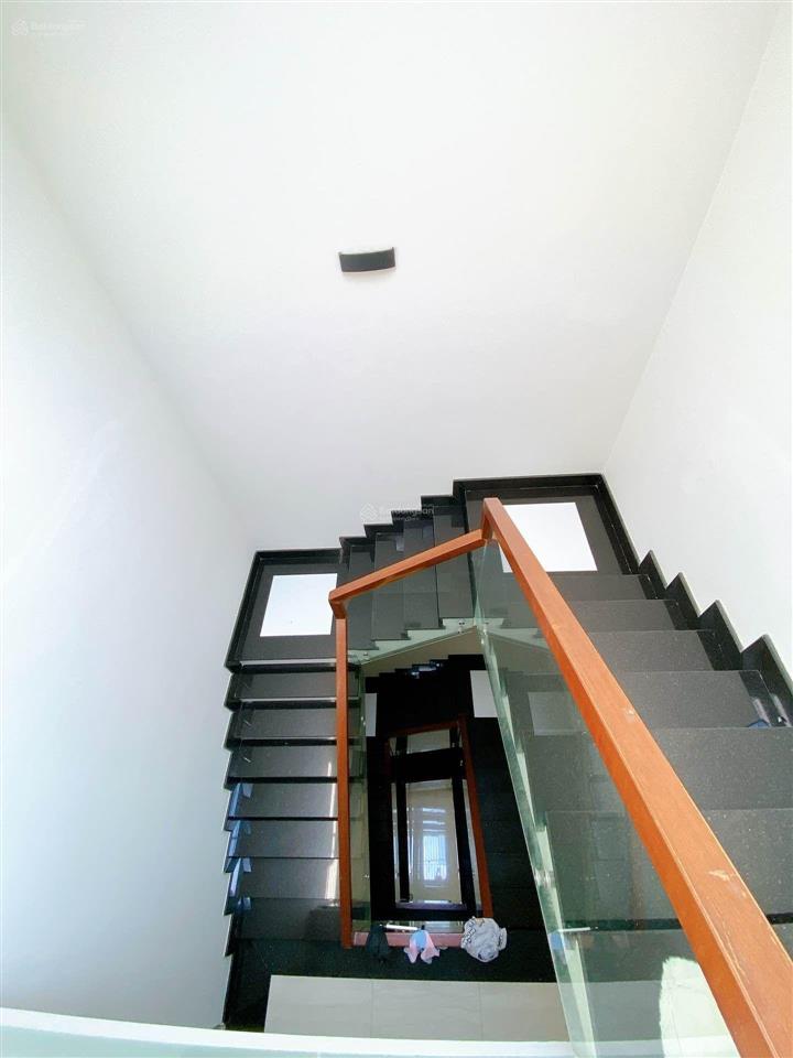 Bán nhà 4 tầng mặt tiền đường 12m trịnh quang nghị  dt 5 x 22  sổ vuông vức hcđ  giá 8.75 tỷ