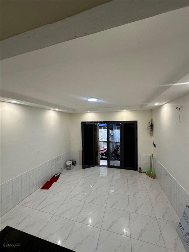Bán nhà 2 tầng đường tám danh ngay sát nhà thờ nam hải  dt 4m2 x 12  giá 5.7 tỷ  hẻm xe hơi