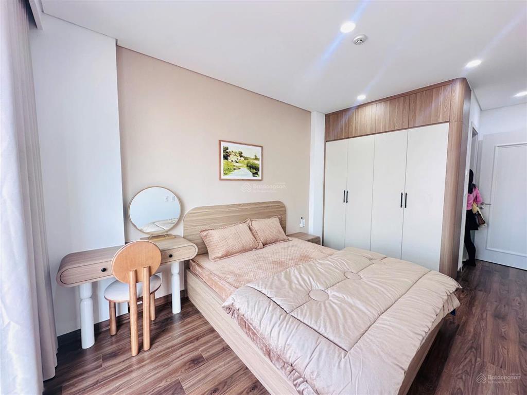 Phòng kinh doanh mai anh leasing cho thuê căn 2 ngủ mới tinh chỉ 13 triệu
