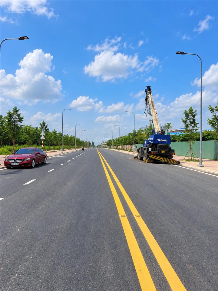 Chủ ngộp cắt lỗ gần 400tr lô đất ngay trạm ga metro số 1a ngay công nghệ cao dt 95m2 giá chỉ 1ty***