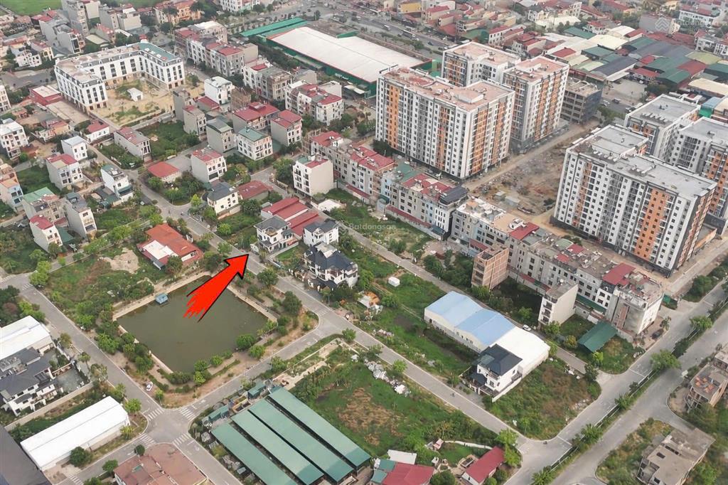 Bán bt 3.5 tầng kđt tùng bách view hồ 4pn, 5wc, 285m2 ở khu đô thị mới quế võ đang có dòng tiền