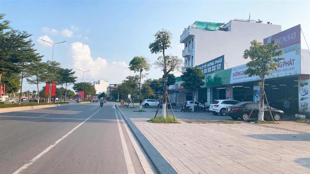 Cần chuyển nhượng lô đất đẹp mặt trục chính đường đt 179 (dabaco, từ sơn) gần vòng xuyến