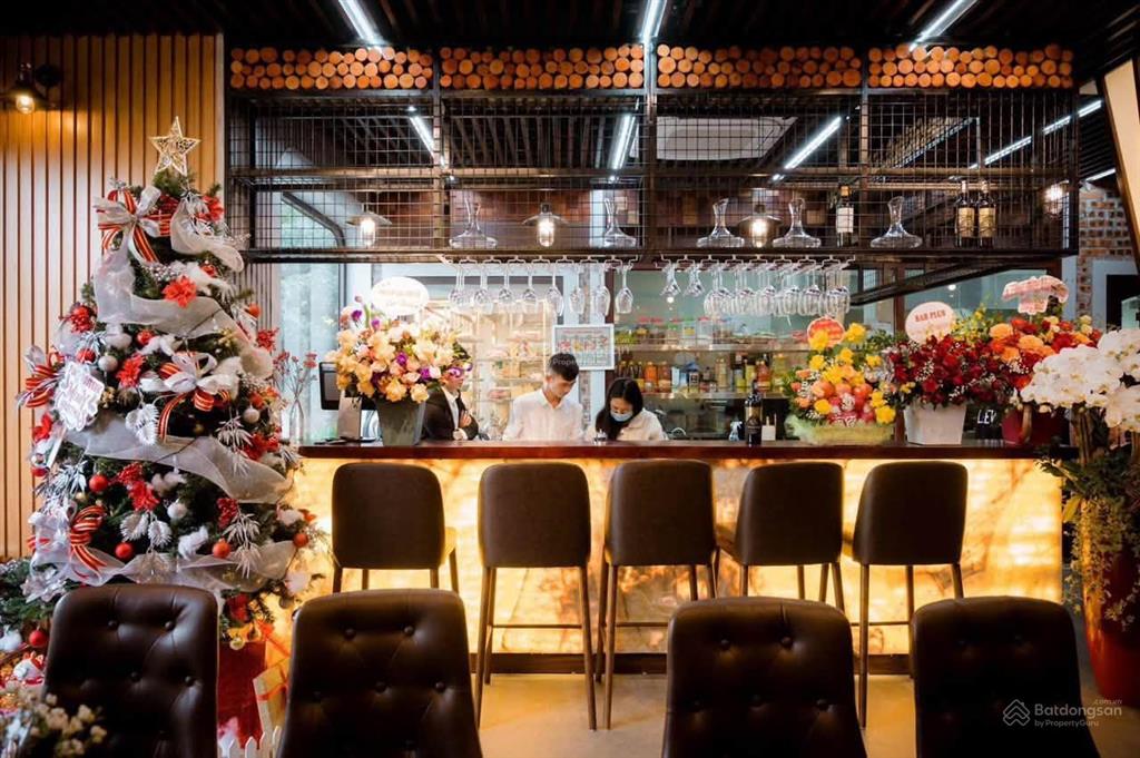 Bán biệt thự mặt hồ điều hòa view thoáng 3,5 tầng đã hoàn thiện đang làm nhà hàng 189m2