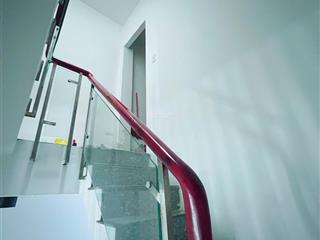 Bán nhà mặt tiền đẹp gần chợ, trường học, thuận tiện mở cửa hàng, đặt văn phòng công ty