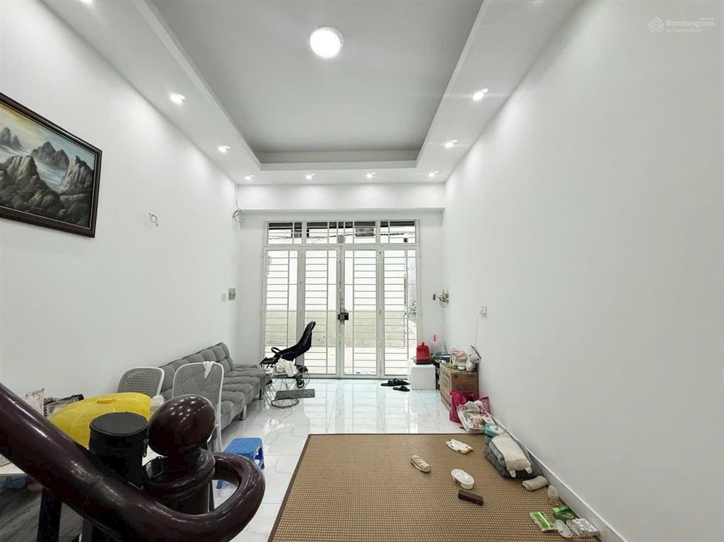 Bán nhà hẻm 4m, quận 10  ngang 3,8m  nhà 4 tầng  đất vuông vức  sử dụng 140m2  chỉ 6,7 tỷ