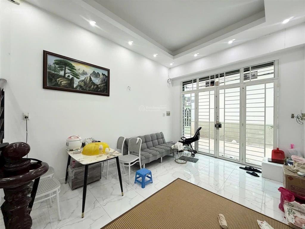 Bán nhà hẻm 4m, quận 10  ngang 3,8m  nhà 4 tầng  đất vuông vức  sử dụng 140m2  chỉ 6,7 tỷ