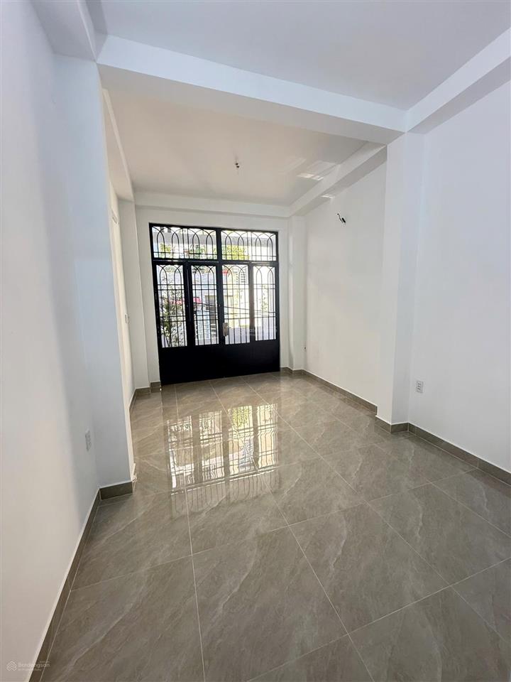 Bán nhà ngô quyền, quận 10  dt 3,2 x 11m  vf3 ngủ nhà  cách hẻm xe hơi đúng 1 căn nhà  4 tầng