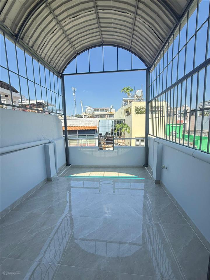 Bán nhà ngô quyền, quận 10  dt 3,2 x 11m  vf3 ngủ nhà  cách hẻm xe hơi đúng 1 căn nhà  4 tầng