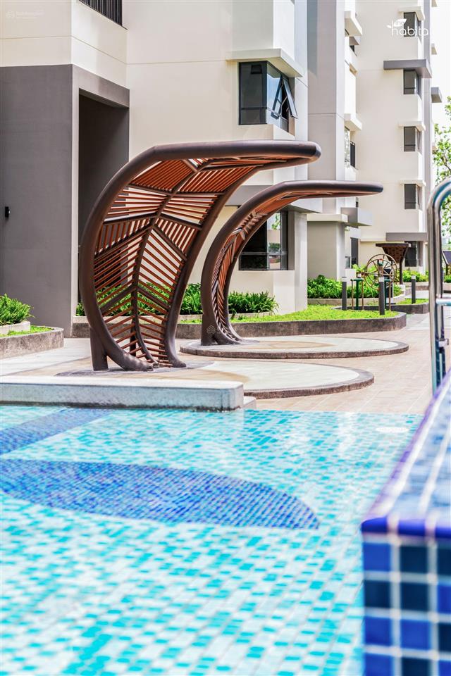 Sang nhượng căn 2pn ban công view hồ bơi giá sang nhượng chỉ 3,5 3,8 tỷ giá cđt ~3,9 tỷ