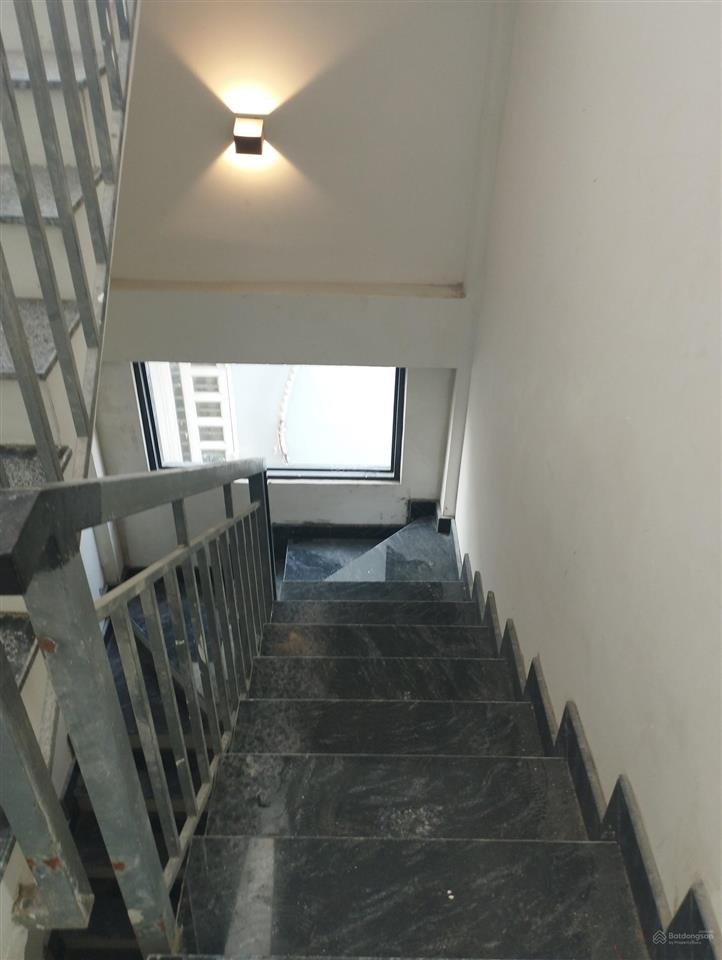 Tân bình  chdv mới 3 tầng  lô góc  dòng tiền 400tr/năm  10 phút tới sân bay