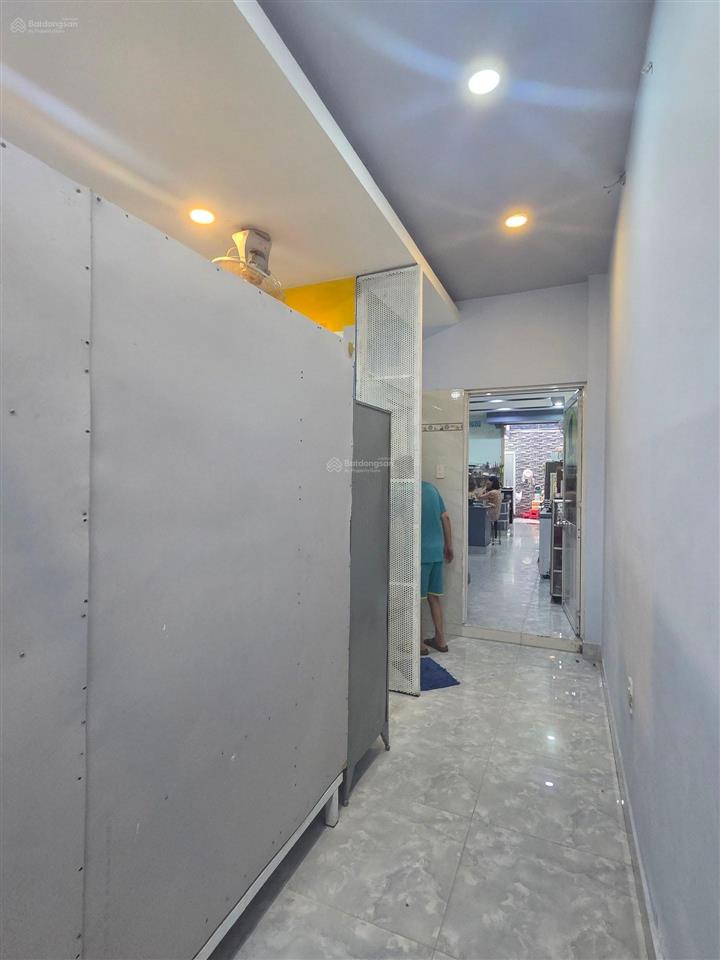 Bán nhà mặt phố tại nguyễn văn khối, giá tốt chỉ với 19 tỷ, 112m2