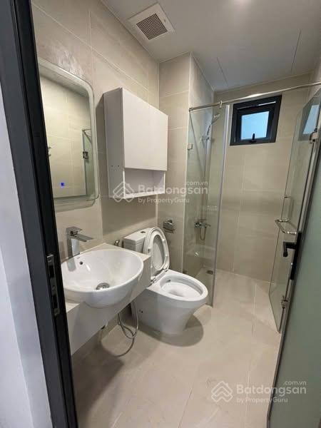 Bán nhanh căn hộ screc tower q. 3 gồm 2pn 2wc  dt 78m2  tầng trung view thoáng mát giá 1 tỷ 980