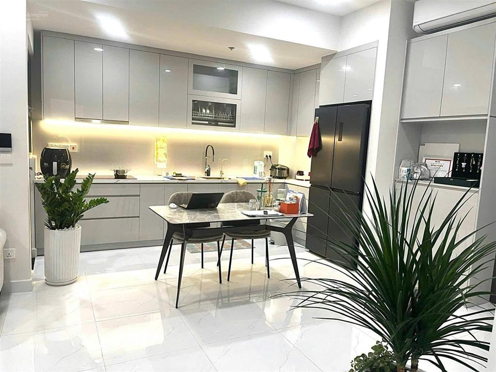 Chủ không ở nên bán căn hộ mỹ viên  q. 7  dt 82m2  tầng thoáng  giá có thương lượng