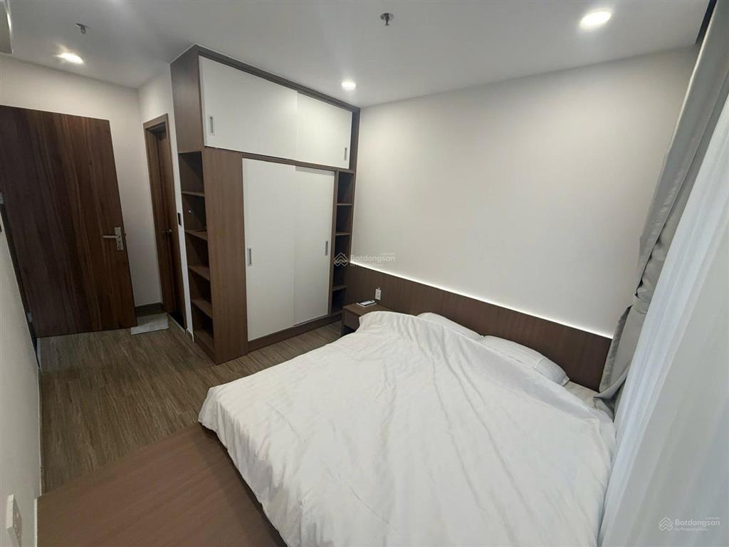 Cần bán gấp căn hộ cosmo city, q.7, dt 72m2, 2pn 2wc, nội thất đầy đủ, có sổ hồng riêng, giá 1tỷ92
