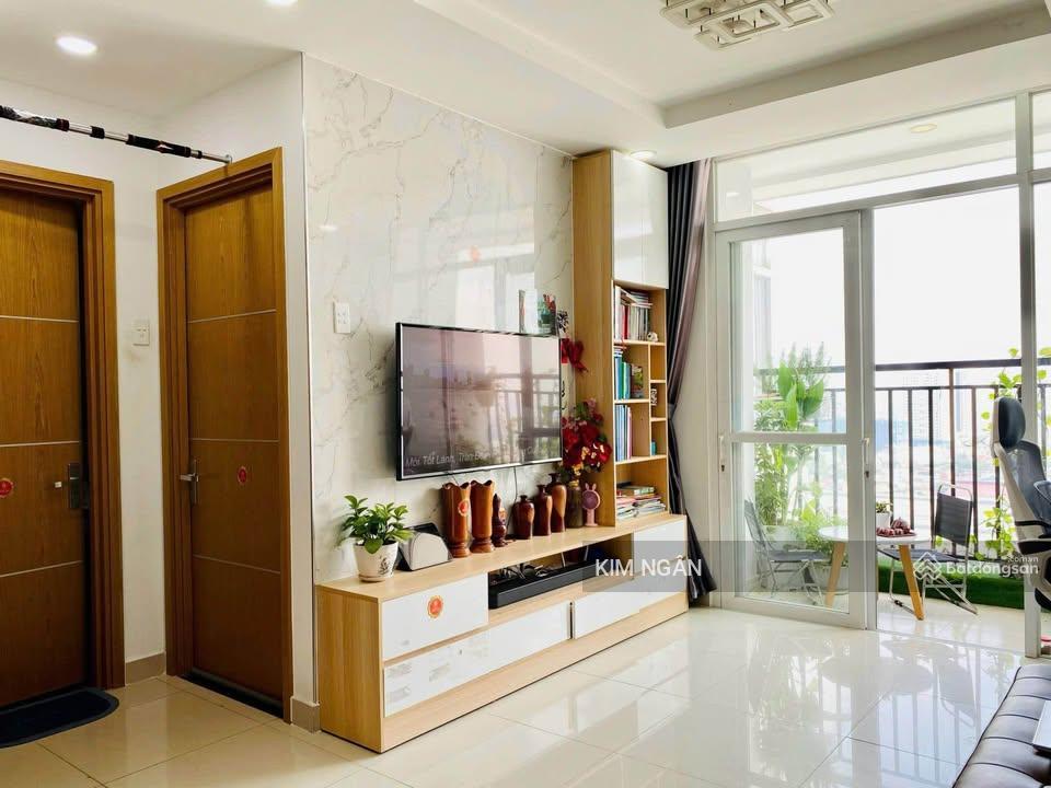 Bán nhanh căn hộ đường tôn đản quận 4  dt 77m2  tầng trung thoáng mát  giá có bớt lộc
