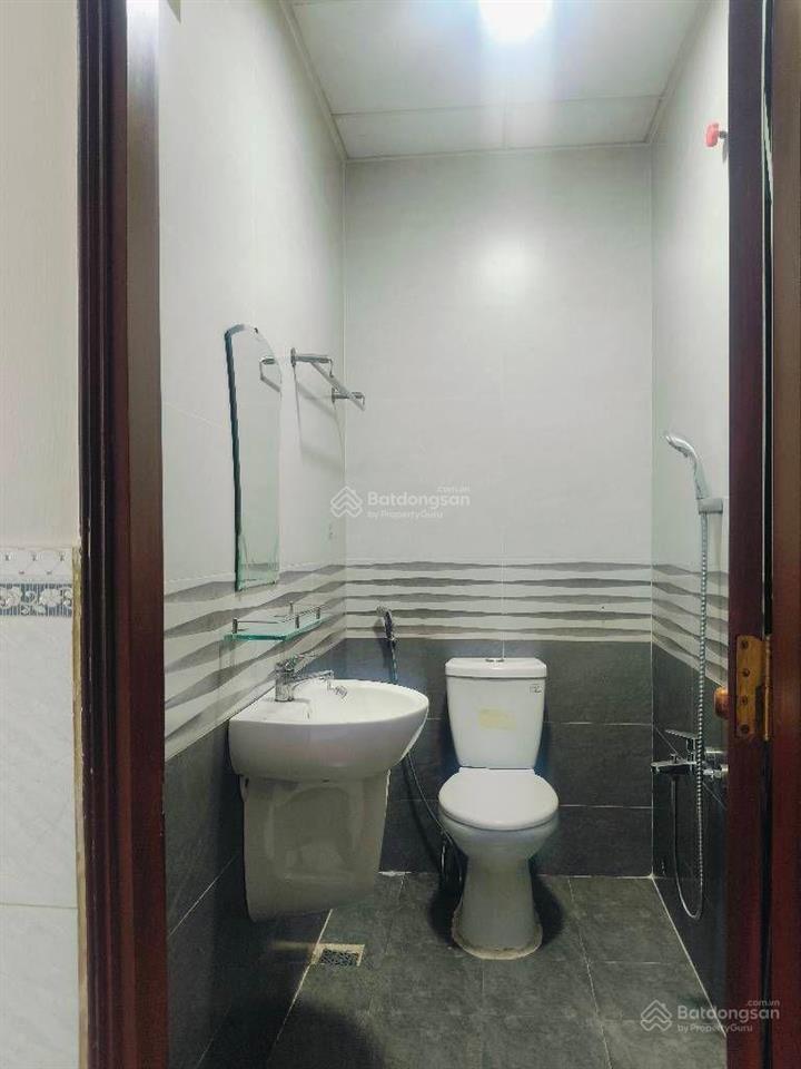 Bán nhà sát hxh dương bá trạc  lô góc thoáng ko lộ giới  4.1x13  nhỉnh 6 tỷ