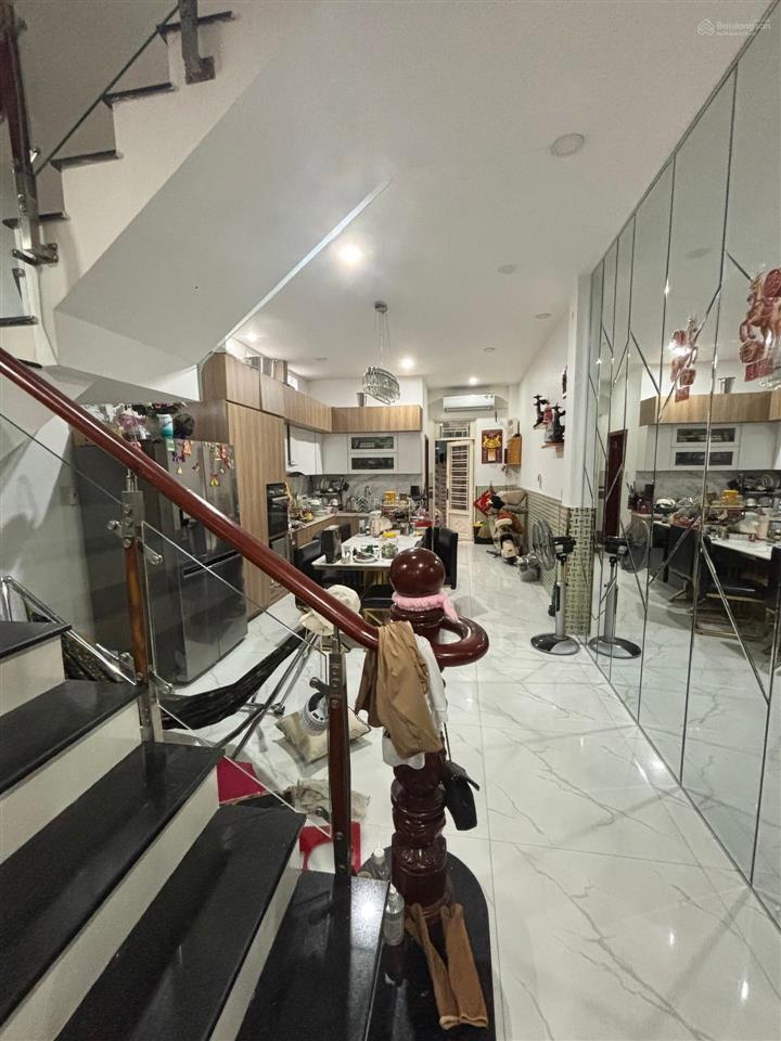 Bùi minh trực giáp khu víp bông sao 83m2 3 tầng sổ vuông hoàn công