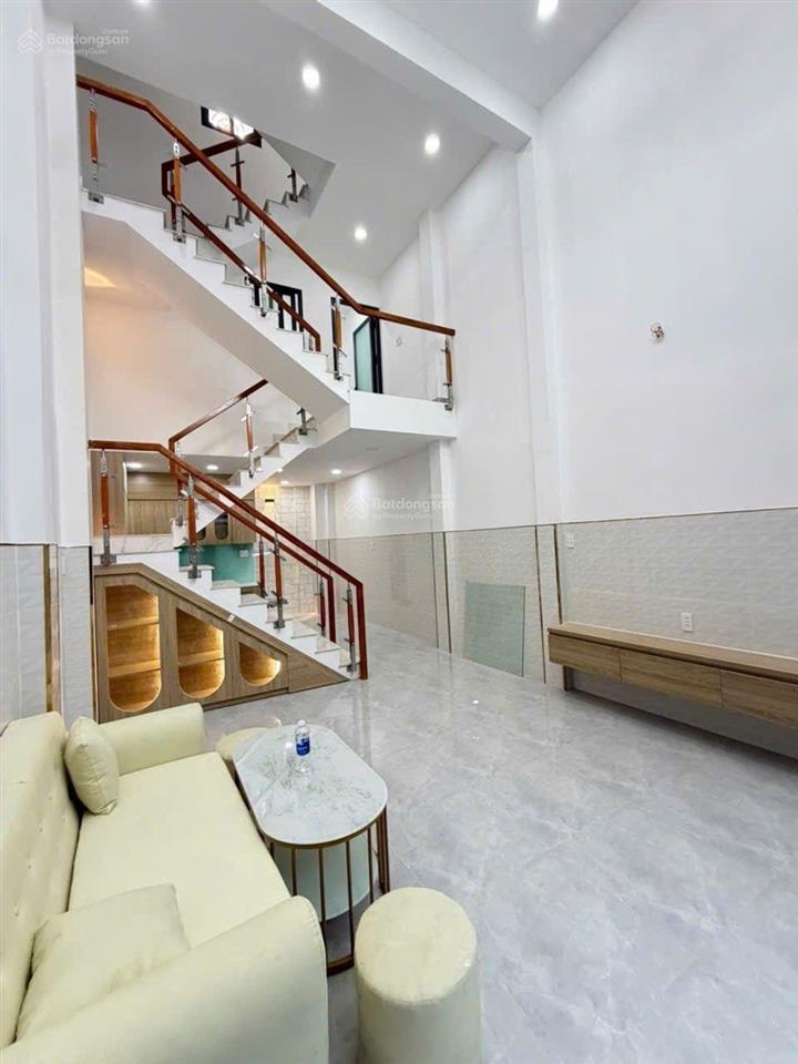 Bán nhà mặt phố chiến lược, giá tốt 5,48 tỷ, 40m2, 4pn, 5wc, bình tân, tp.hcm