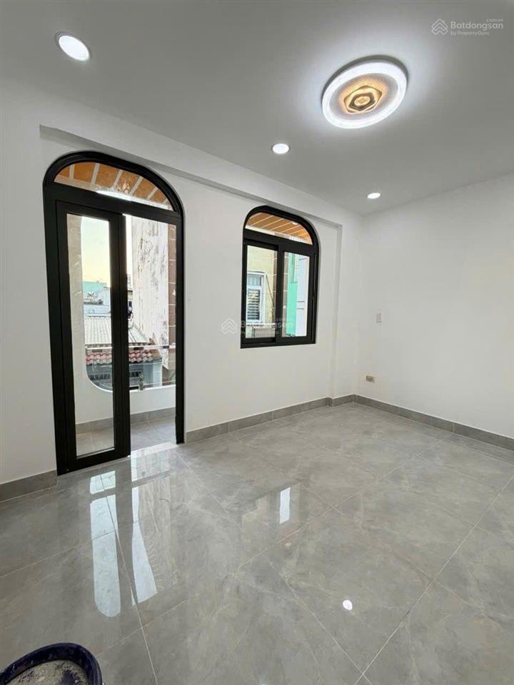 Bán nhà mặt phố chiến lược, giá tốt 5,48 tỷ, 40m2, 4pn, 5wc, bình tân, tp.hcm