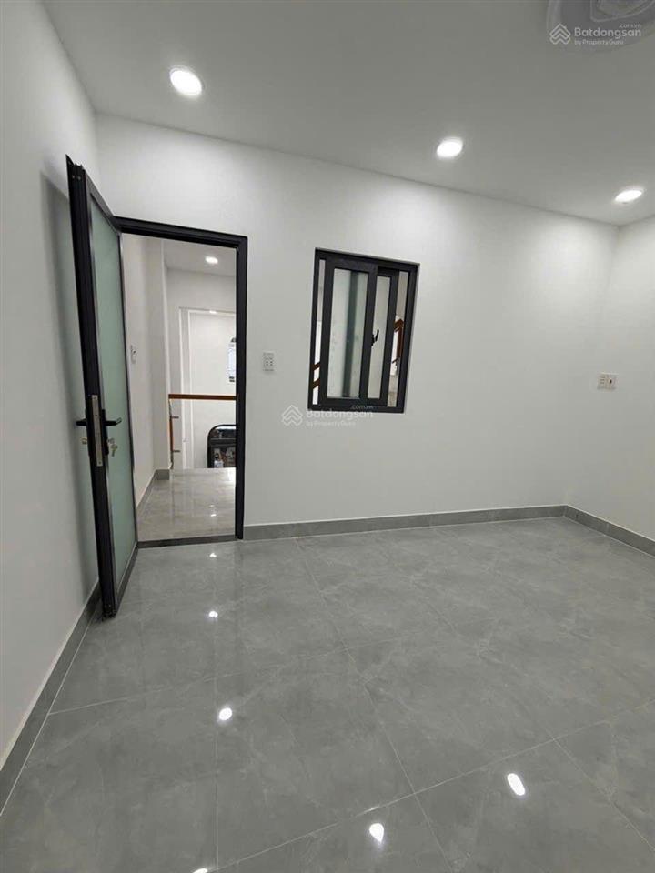 Bán nhà mặt phố chiến lược, giá tốt 5,48 tỷ, 40m2, 4pn, 5wc, bình tân, tp.hcm