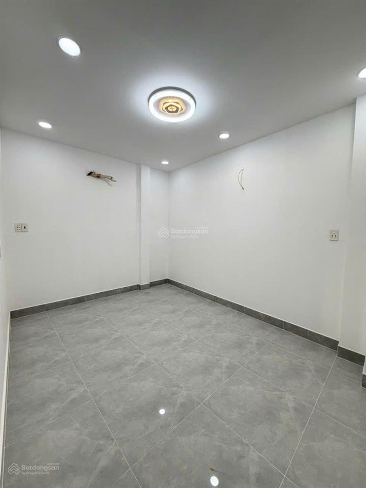Bán nhà mặt phố chiến lược, giá tốt 5,48 tỷ, 40m2, 4pn, 5wc, bình tân, tp.hcm