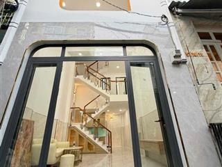 Bán nhà mặt phố chiến lược, giá tốt 5,48 tỷ, 40m2, 4pn, 5wc, bình tân, tp.hcm
