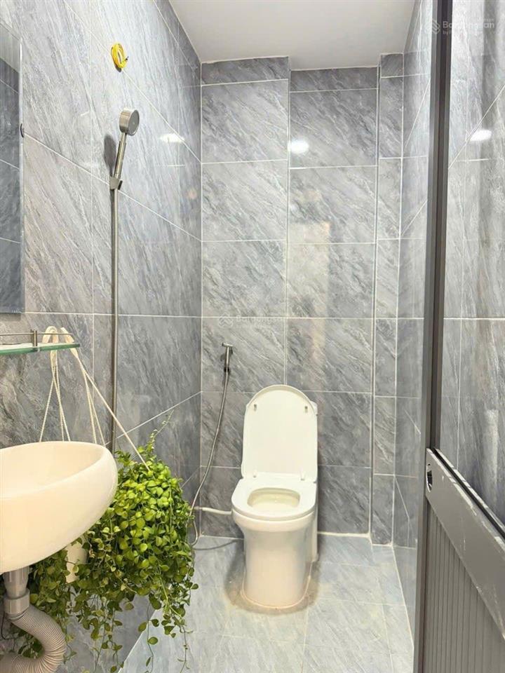 Bán nhà mặt phố chiến lược, giá tốt 5,48 tỷ, 40m2, 4pn, 5wc, bình tân, tp.hcm