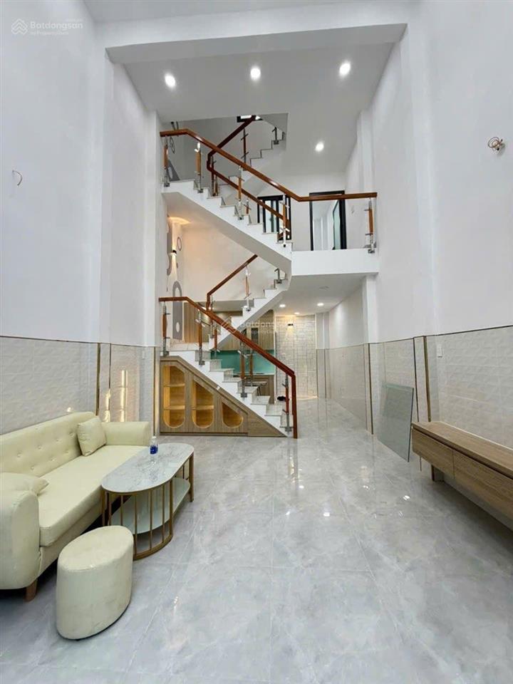 Bán nhà mặt phố chiến lược, giá tốt 5,48 tỷ, 40m2, 4pn, 5wc, bình tân, tp.hcm