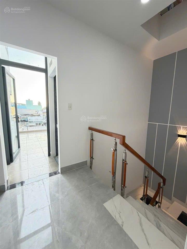Bán nhà mặt phố chiến lược, giá tốt 5,48 tỷ, 40m2, 4pn, 5wc, bình tân, tp.hcm