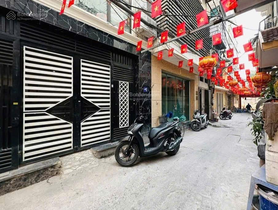 Bán nhà phố hạ yên quyết, 6 tầng thang máy, ngõ thông, 15p khép kín  17.7 tỷ